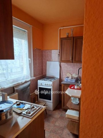 Eladó panellakás, Hajdúnánáson 29.9 M Ft, 1 szobás