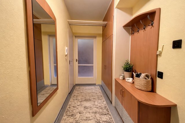 Eladó panellakás, Pécsett 41.5 M Ft, 1+1 szobás