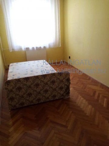 Eladó panellakás, Nyíregyházán 40 M Ft, 1+2 szobás