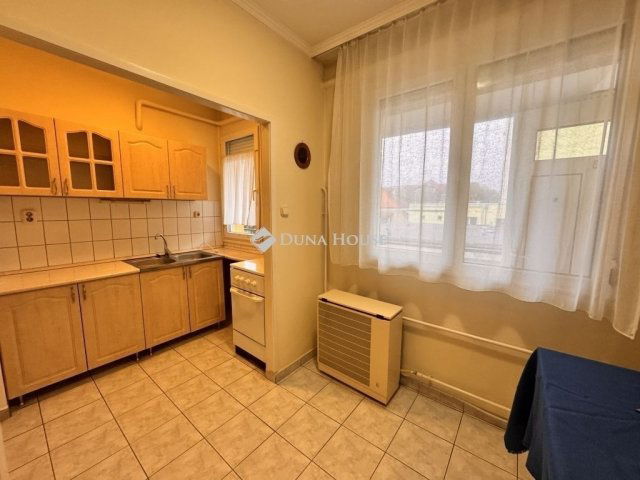 Eladó téglalakás, Zalaegerszegen 35.5 M Ft, 2 szobás