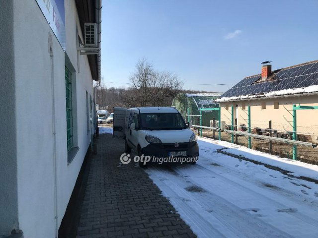 Kiadó ipari ingatlan, Komlón 396 E Ft / hó / költözzbe.hu