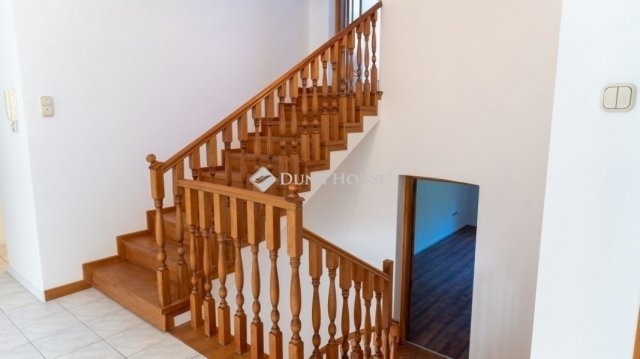 Eladó családi ház, Leányfaluban 199 M Ft, 4 szobás