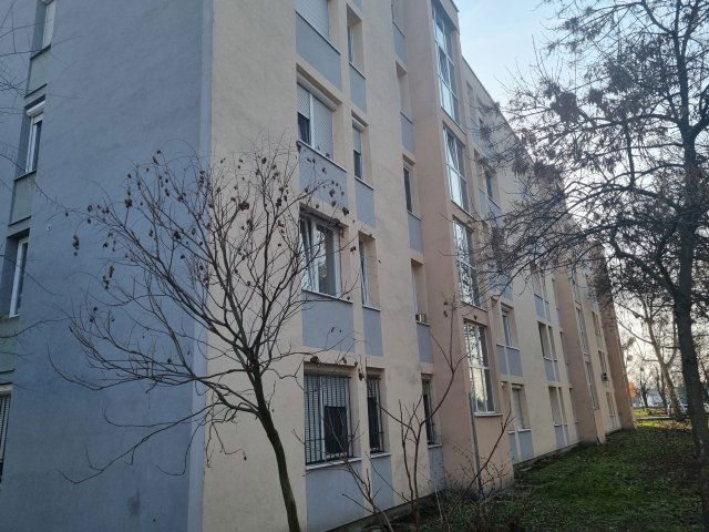 Eladó téglalakás, Tatabányán 42.9 M Ft, 2+1 szobás