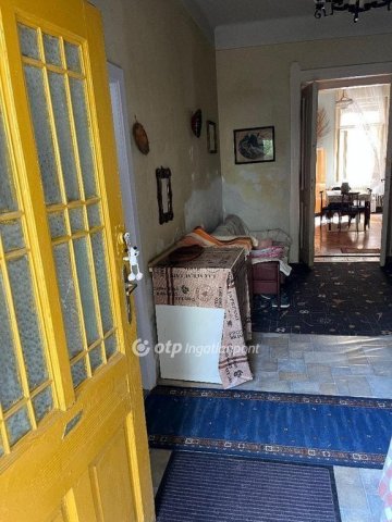 Eladó téglalakás, Pécsett 70 M Ft, 2 szobás