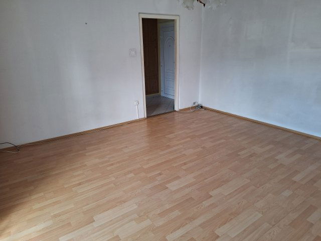 Eladó panellakás, Székesfehérvárott 49.5 M Ft, 2 szobás