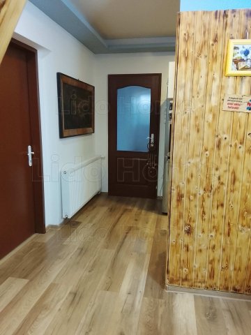 Eladó családi ház, Újbarokon 120 M Ft, 6 szobás
