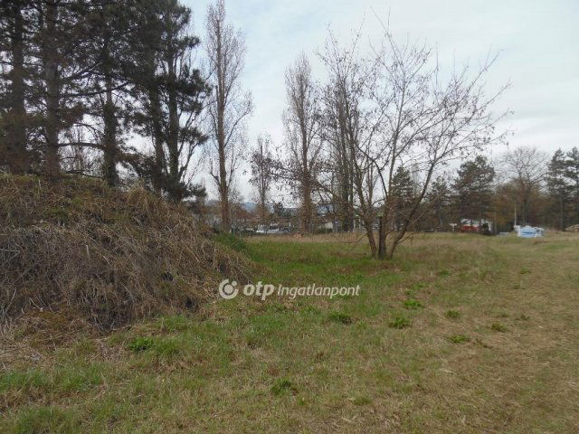 Eladó telek, Budapesten, III. kerületben 600 M Ft