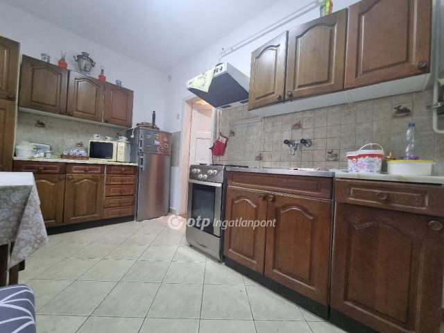 Eladó családi ház, Pápán 37.999 M Ft, 3 szobás