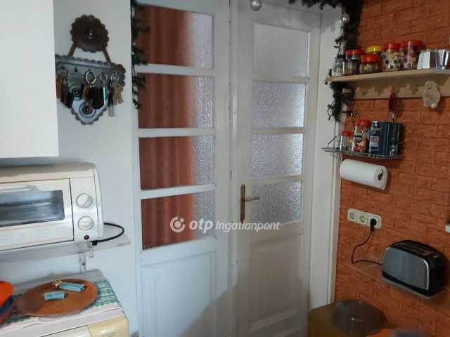 Eladó családi ház, Budapesten, XV. kerületben 69.5 M Ft