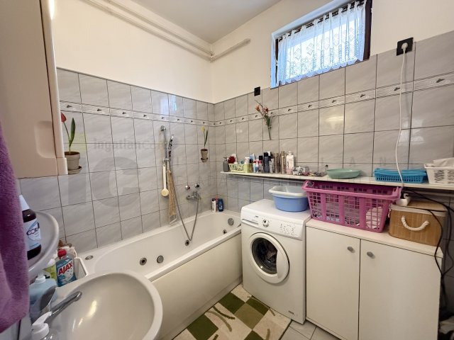 Eladó családi ház, Röszkén 135 M Ft, 7 szobás