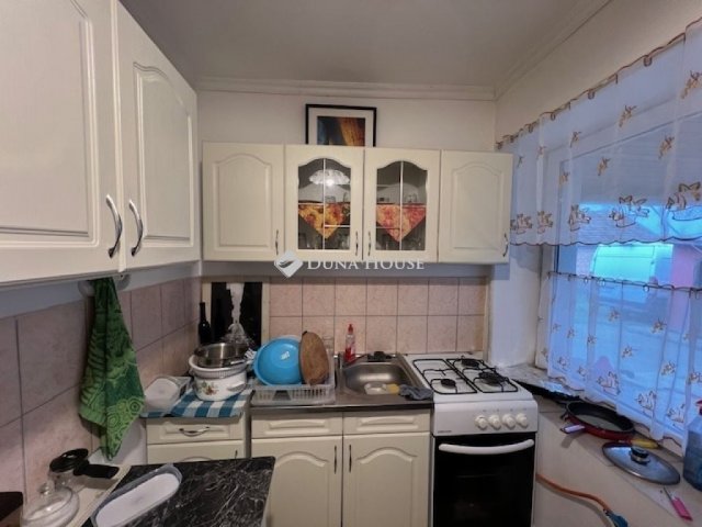 Eladó családi ház, Pilisen 33.9 M Ft, 2 szobás