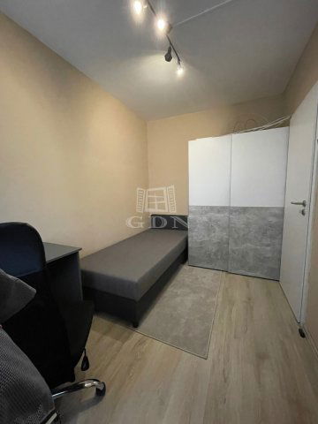 Kiadó panellakás, albérlet, Szegeden 80 E Ft / hó, 3+1 szobás