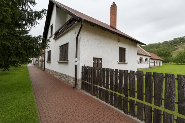 Eladó családi ház, Tatabányán, Táncsics Mihály úton 139 M Ft