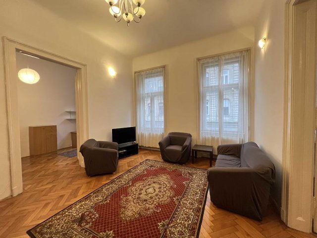 Eladó téglalakás, Budapesten, VIII. kerületben, Berzsenyi utcában