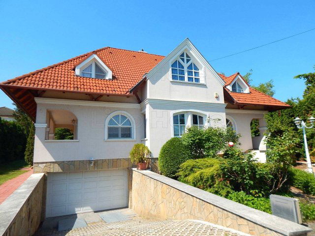 Eladó családi ház, Balatonlelleén 195 M Ft, 28 szobás