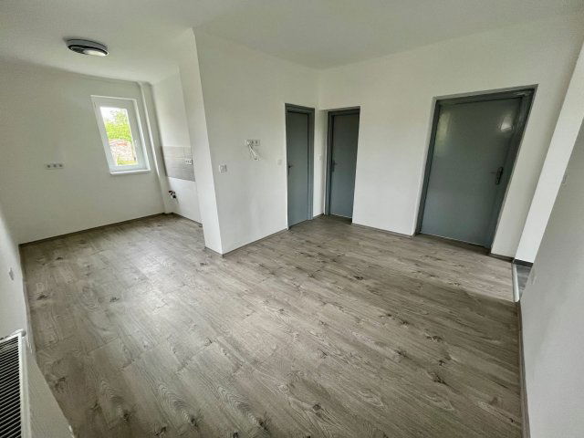 Eladó téglalakás, Móron 49.5 M Ft, 3 szobás