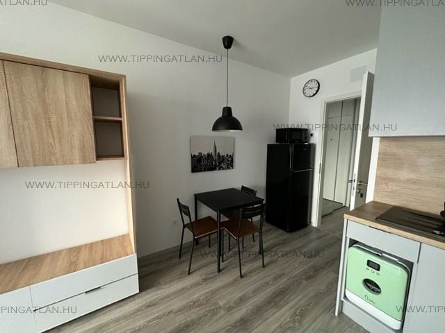 Eladó téglalakás, Budapesten, III. kerületben, Folyamőr utcában