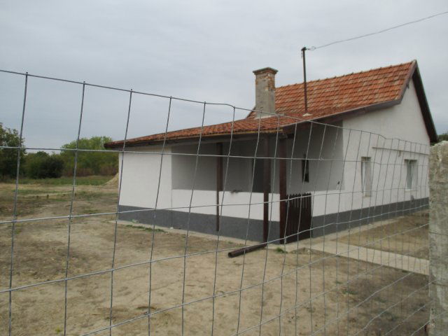 Eladó családi ház, Battonyán 7.5 M Ft, 1 szobás