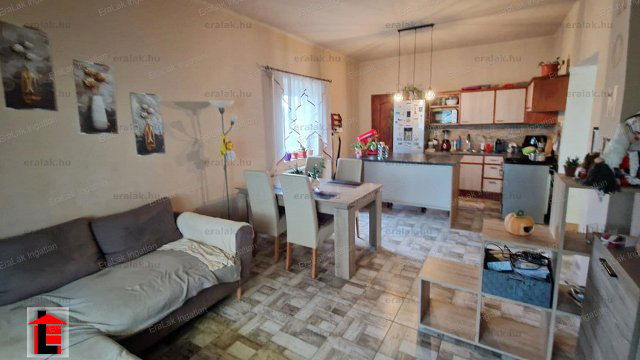 Eladó családi ház, Nyúlon 64 M Ft, 3 szobás