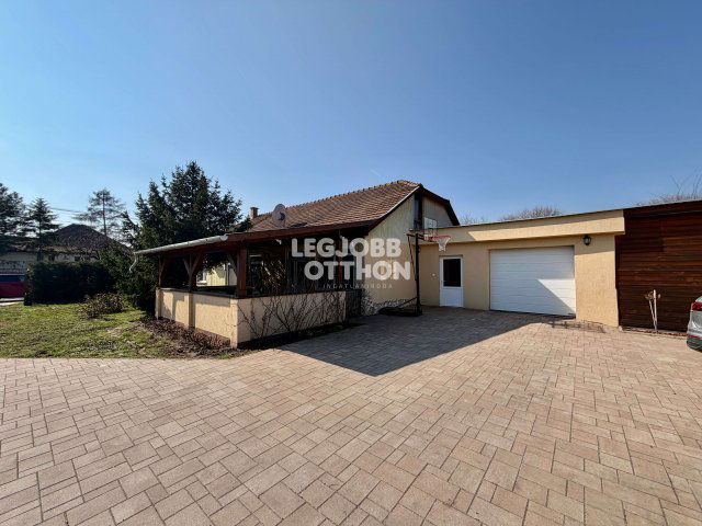 Eladó családi ház, Cegléden 85 M Ft, 3+2 szobás