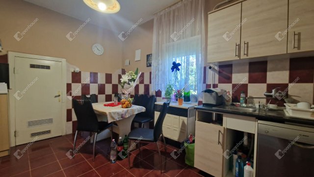 Eladó családi ház, Csémen 39.5 M Ft, 2 szobás