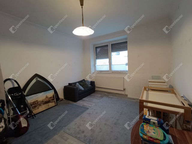 Eladó téglalakás, Sopronban 47.5 M Ft, 2 szobás