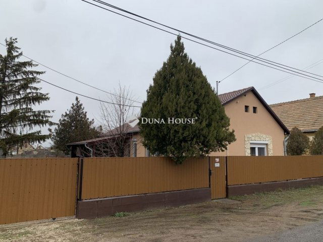 Eladó családi ház, Táborfalván 59.9 M Ft, 3 szobás