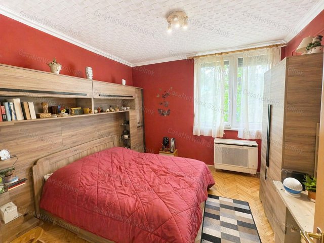 Eladó téglalakás, Szolnokon 33.9 M Ft, 2 szobás