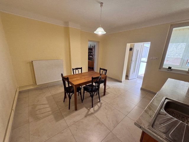 Eladó családi ház, Felpécen 46.5 M Ft, 2 szobás