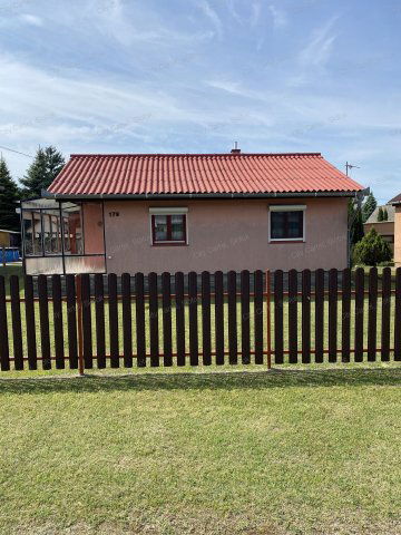 Eladó nyaraló, Balatonmáriafürdőn 52.99 M Ft, 3 szobás