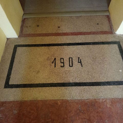 Eladó téglalakás, Szolnokon 22.9 M Ft, 1 szobás