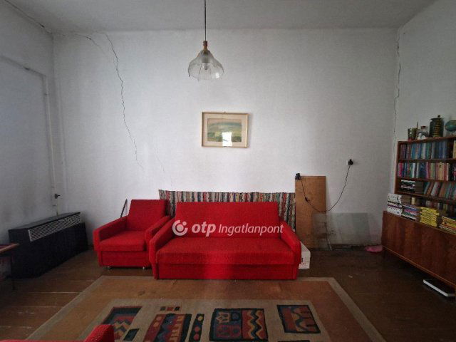 Eladó családi ház, Kunhegyesen 3.9 M Ft, 2 szobás