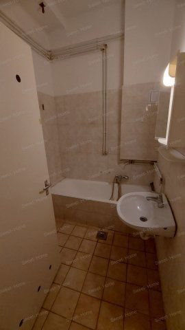 Kiadó hotel, Kecskeméten 1400 E Ft / hó, 14 szobás