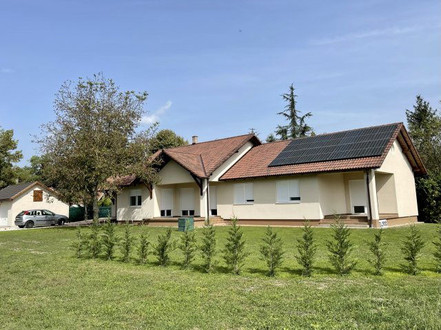 Eladó családi ház, Balatonszentgyörgyön 149.48 M Ft, 4 szobás