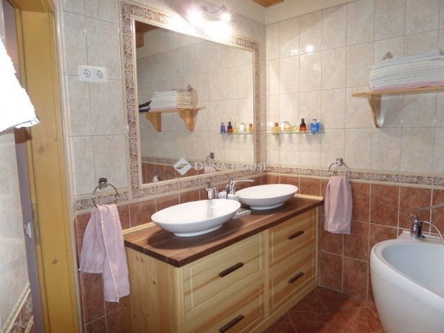 Eladó családi ház, Nagykozáron 105 M Ft, 3 szobás