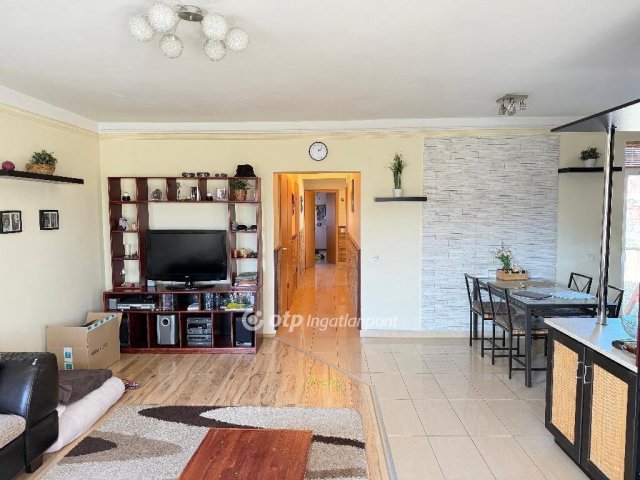 Eladó családi ház, Egerben 99.9 M Ft, 3 szobás