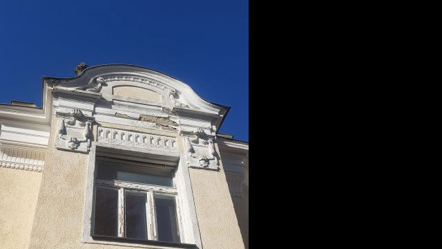 Eladó családi ház, Pécsett 184.2 M Ft, 6+2 szobás