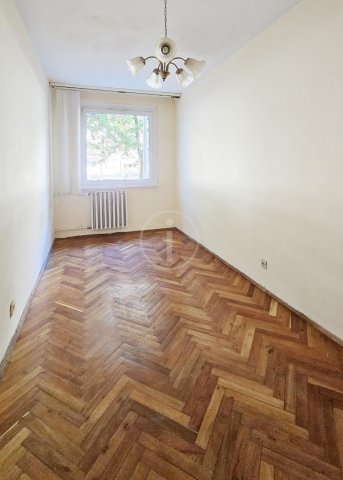 Eladó panellakás, XV. kerületben, Erdőkerülő utcában