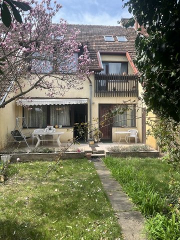 Eladó sorház, Debrecenben 134.9 M Ft, 5+1 szobás