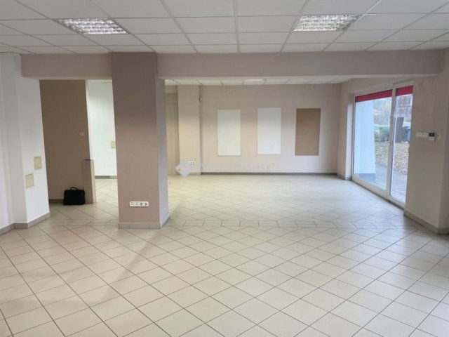 Kiadó üzlethelyiség, Nyíregyházán 260 E Ft / hó