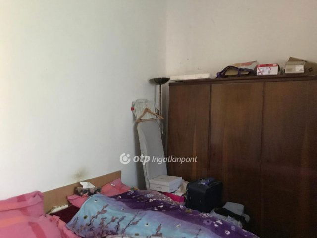 Eladó családi ház, Sásdon 24.5 M Ft, 2 szobás