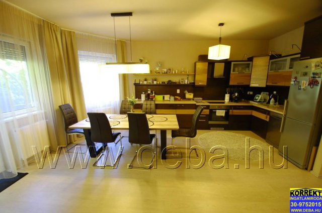Eladó családi ház, Balatonlelleén 99.8 M Ft, 3+2 szobás