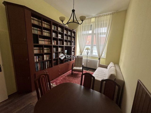 Eladó téglalakás, Debrecenben 67 M Ft, 3 szobás