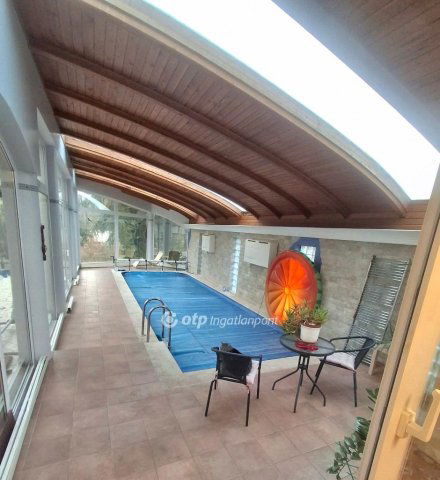 Eladó családi ház, Kisorosziban 149 M Ft, 6 szobás