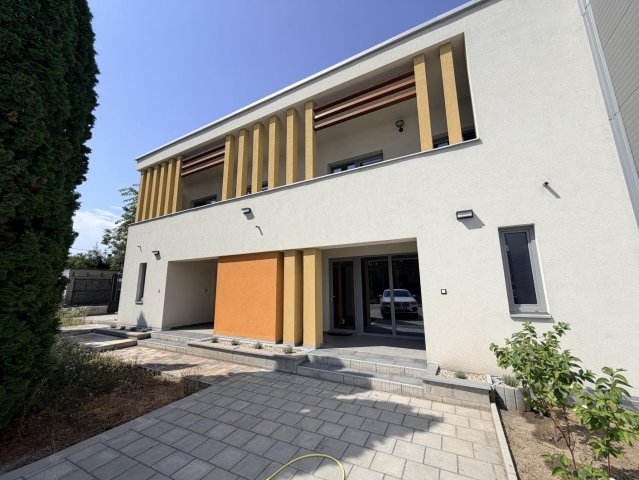 Kiadó iroda, Tatán 380 E Ft / hó, 6 szobás