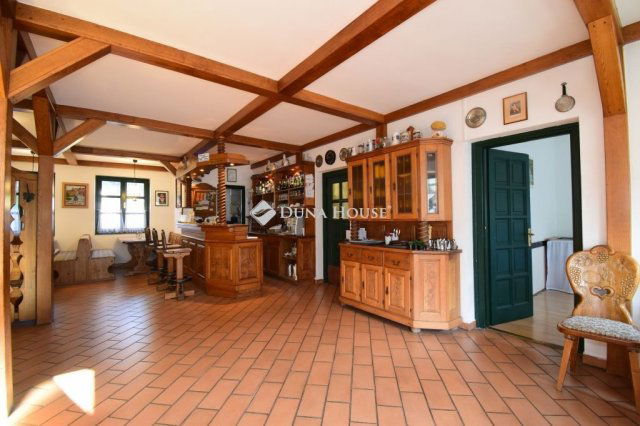 Eladó hotel, Egerben 800 M Ft, 26 szobás / költözzbe.hu