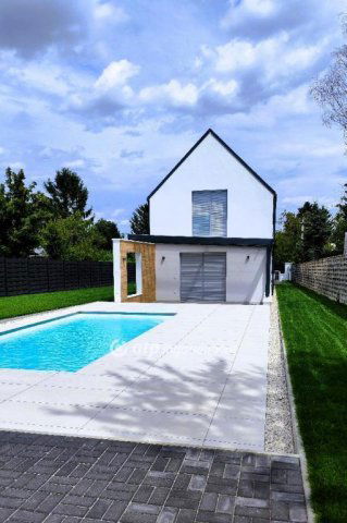 Eladó családi ház, Balatonakarattyán 239 M Ft, 4 szobás