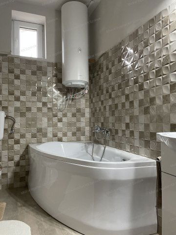 Eladó családi ház, Újszászon 22 M Ft, 2 szobás