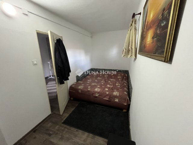 Eladó családi ház, Cecén 23.5 M Ft, 3 szobás