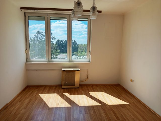 Eladó téglalakás, Budapesten, XIV. kerületben, Angol utcában